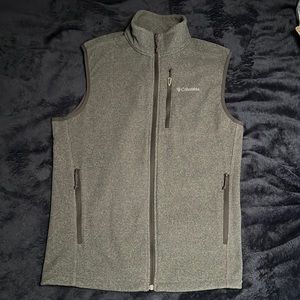 COPY - NWOT Columbia men’s Medium Gray Fleece chest pocket Vest
